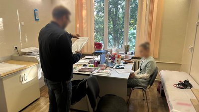Фіктивні виїзди до паліативних пацієнтів: на Одещині викрили схему на майже 8,8 млн грн Фіктивні виїзди до паліативних пацієнтів: на Одещині викрили схему на майже 8,8 млн грн