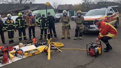 Закарпатські рятувальники отримали спеціальні аварійно-рятувальні машини Закарпатські рятувальники отримали спеціальні аварійно-рятувальні машини