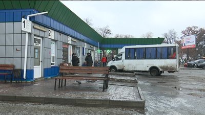 Десятки травмованих, проблеми з транспортом та школярі на дистанційці. Ожеледиця у Сумах Десятки травмованих, проблеми з транспортом та школярі на дистанційці. Ожеледиця у Сумах