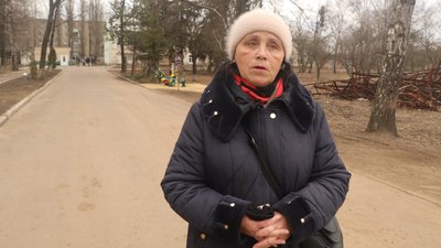 "Вже рік сьогодні – і ми все їх чекаємо". В Охтирці вшанували пам’ять загиблих під час авіаудару по ТЕЦ "Вже рік сьогодні – і ми все їх чекаємо". В Охтирці вшанували пам’ять загиблих під час авіаудару по ТЕЦ