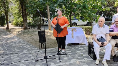 На честь 70-річчя поета. У Миколаєві встановили пам’ятну дошку Дмитру Креміню