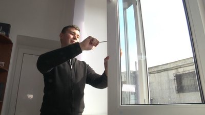 Утеплення будинків, закупівля пічок та електрообігрівачів: львів'яни готуються до зими Утеплення будинків, закупівля пічок та електрообігрівачів: львів'яни готуються до зими