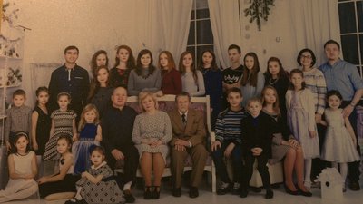 Батьки для 23 дітей: як живе багатодітна родина на Черкащині
