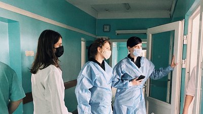 Дизайнерка ювелірних прикрас із Чернігова купила обладнання в лікарню за подаровані гроші Дизайнерка ювелірних прикрас із Чернігова купила обладнання в лікарню за подаровані гроші