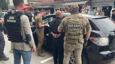 слідчі дії,підозра,переправлення