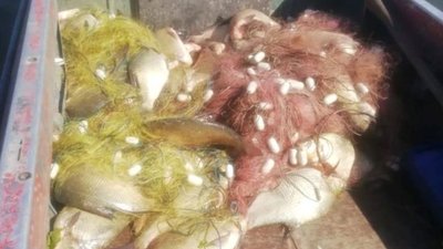 Водні поліцейські Херсонщини затримали браконьєрів Водні поліцейські Херсонщини затримали браконьєрів