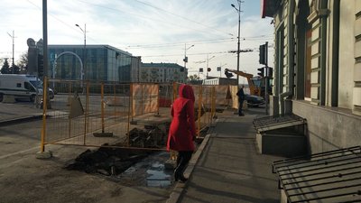 У Харкові на два тижні перекрили проїзд провулком в центрі Харкова У Харкові на два тижні перекрили проїзд провулком в центрі Харкова