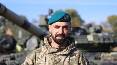 На Вінниччині встановили пам'ятну дошку загиблому військовослужбовцю На Вінниччині встановили пам'ятну дошку загиблому військовослужбовцю
