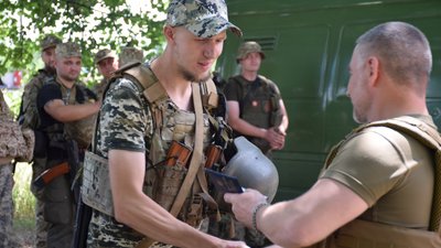 Бійці 24 бригади імені короля Данила отримали нагороди від Головнокомандувача ЗСУ Бійці 24 бригади імені короля Данила отримали нагороди від Головнокомандувача ЗСУ