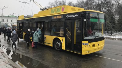У частині громадського транспорту Полтави впровадили безготівкову оплату: як це працює У частині громадського транспорту Полтави впровадили безготівкову оплату: як це працює