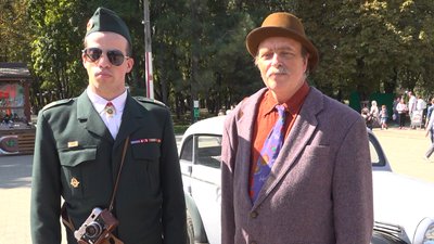 Радянські автівки, вінтажні речі та косплеї: як минув ретро-фестиваль в Одесі Радянські автівки, вінтажні речі та косплеї: як минув ретро-фестиваль в Одесі