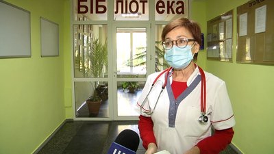 У Житомирі юнацька бібліотека зібрала для дитячої лікарні 800 книг У Житомирі юнацька бібліотека зібрала для дитячої лікарні 800 книг