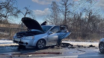 Смертельна ДТП біля Козельця: водій загинув, пасажирку госпіталізували Смертельна ДТП біля Козельця: водій загинув, пасажирку госпіталізували