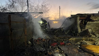 "Ми знайшли уламок прямо в стіні": наслідки атаки армії РФ по Запоріжжю "Ми знайшли уламок прямо в стіні": наслідки атаки армії РФ по Запоріжжю