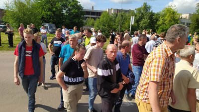 Вимагають ремонту: на Львівщині люди перекрили дорогу Червоноград-Рава-Руська Вимагають ремонту: на Львівщині люди перекрили дорогу Червоноград-Рава-Руська