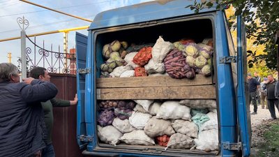 До села Шевченкове Миколаївської області волонтери привезли 10 тонн овочів