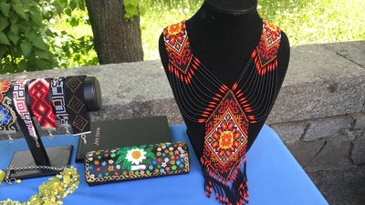 У Житомирі до Дня вишиванки влаштували виставку робіт майстринь народної творчості У Житомирі до Дня вишиванки влаштували виставку робіт майстринь народної творчості