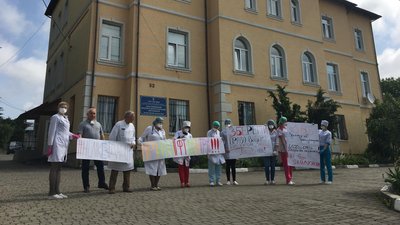 Працівники тубдиспансеру на Львівщині проти реформування медзакладу