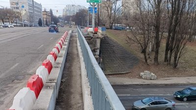 На Дегтярівському шляхопроводі запроваджено тимчасову схему руху