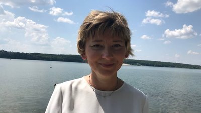 Вчителька з Маріуполя волонтерить у Тернополі та шукає роботу за фахом