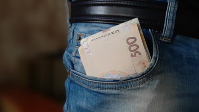 Лікарняні через COVID та самоізоляцію: скільки виплатили на Рівненщині