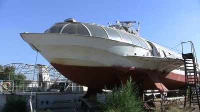 В Запоріжжі реставрують судно на підводних крилах "Метеор-37"