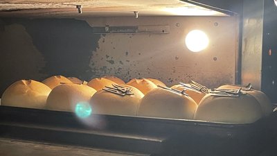 "Пекельна кухня": як харківські волонтери готують для медиків та військових "Пекельна кухня": як харківські волонтери готують для медиків та військових
