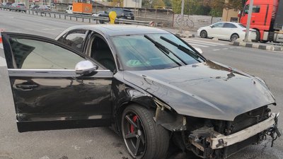 Скоїв три ДТП, коли втікав від патрульних: у Дніпрі на нетверезого чоловіка склали 10 протоколів за порушення ПДР