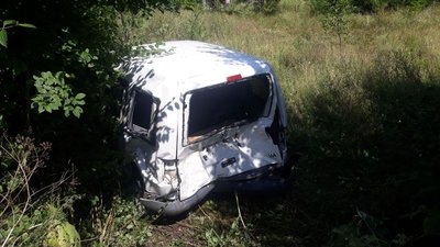 На виїзді з Кропивницького в напрямку Умані зіштовхнулись чотири машини. Є травмований На виїзді з Кропивницького в напрямку Умані зіштовхнулись чотири машини. Є травмований