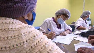 Вакцинують пенсіонерів: у селі на Черкащині кількість охочих щепитися зросла втричі Вакцинують пенсіонерів: у селі на Черкащині кількість охочих щепитися зросла втричі