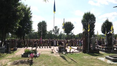 Олександра Кривизюка та Олександра Шалаєва поховали поруч на Смолянському військовому кладовищі