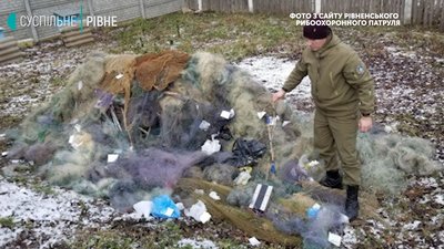 Рибпатруль у Рівному знищив понад 12 кілометрів браконьєрських сіток