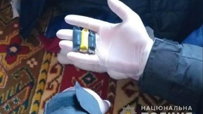 Черкаські поліцейські затримали наркозлочинців Черкаські поліцейські затримали наркозлочинців