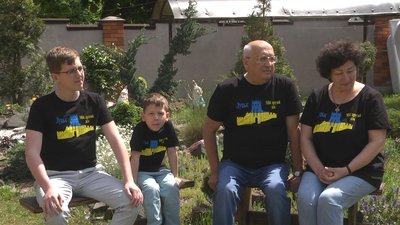 За три місяці – тридцять переселенців: лучанка у власному будинку надає прихисток людям, які тікають від війни За три місяці – тридцять переселенців: лучанка у власному будинку надає прихисток людям, які тікають від війни
