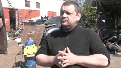 Готують до бою. Як волонтери "Безпеки Богородчан" лагодять автомобілі для потреб українських воїнів Готують до бою. Як волонтери "Безпеки Богородчан" лагодять автомобілі для потреб українських воїнів