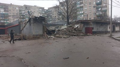 Голови не можна підняти від обстрілів: російські окупанти третій день обстрілюють Маріуполь