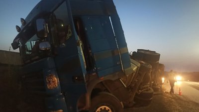 Дві ДТП на трасах Житомирщини: Hyundai зіткнувся з MAN, DAF з'їхав на узбіччя та перекинувся