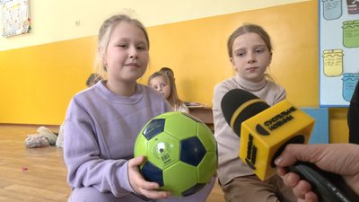 Анна Архіпова та Вероніка Балабан, учениці 4 класу Анна Архіпова та Вероніка Балабан, учениці 4 класу