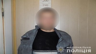 Тернопільські поліцейські затримали підозрюваного в грабежі та розбійному нападі Тернопільські поліцейські затримали підозрюваного в грабежі та розбійному нападі