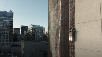 "Україні потрібна допомога, не співчуття": у Вільнюсі відкрили мурал "Незламна" з запорізькою волонтеркою