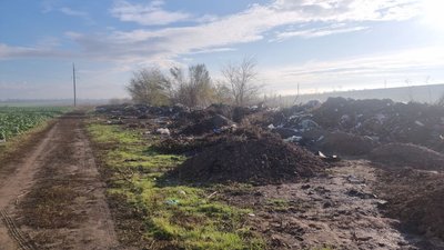 На Запоріжжі виявили стихійне сміттєзвалище На Запоріжжі виявили стихійне сміттєзвалище
