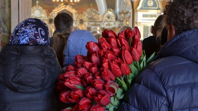 У Біляївці попрощалися військовослужбовцями, які загинули під Миколаєвом У Біляївці попрощалися військовослужбовцями, які загинули під Миколаєвом