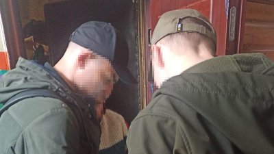 Публічно виправдовували вторгнення Росії в Україну – на Житомирщині СБУ провела обшуки у п’ятьох колаборантів Публічно виправдовували вторгнення Росії в Україну – на Житомирщині СБУ провела обшуки у п’ятьох колаборантів