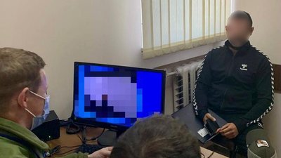 Російському блогеру на три роки заборонили в'їзд до України Російському блогеру на три роки заборонили в'їзд до України