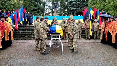 Прощання із бійцем Назарієм Березієм