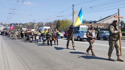 Повернувся з Франції захищати Україну: в Тернополі попрощалися з бійцем Мирославом Сидором Повернувся з Франції захищати Україну: в Тернополі попрощалися з бійцем Мирославом Сидором
