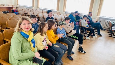 Уроки української за бажанням: у Рівному ініціюють мовні курси для вимушених переселенців Уроки української за бажанням: у Рівному ініціюють мовні курси для вимушених переселенців