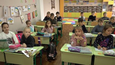 Школярі трьох черкаських шкіл виходять на очне навчання