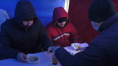 У мене немає дому. Як безхатьки виживають під час війни