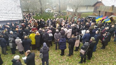 У Стопчатові на Івано-Франківщині попрощалися з поетом Дмитром Павличком У Стопчатові на Івано-Франківщині попрощалися з поетом Дмитром Павличком